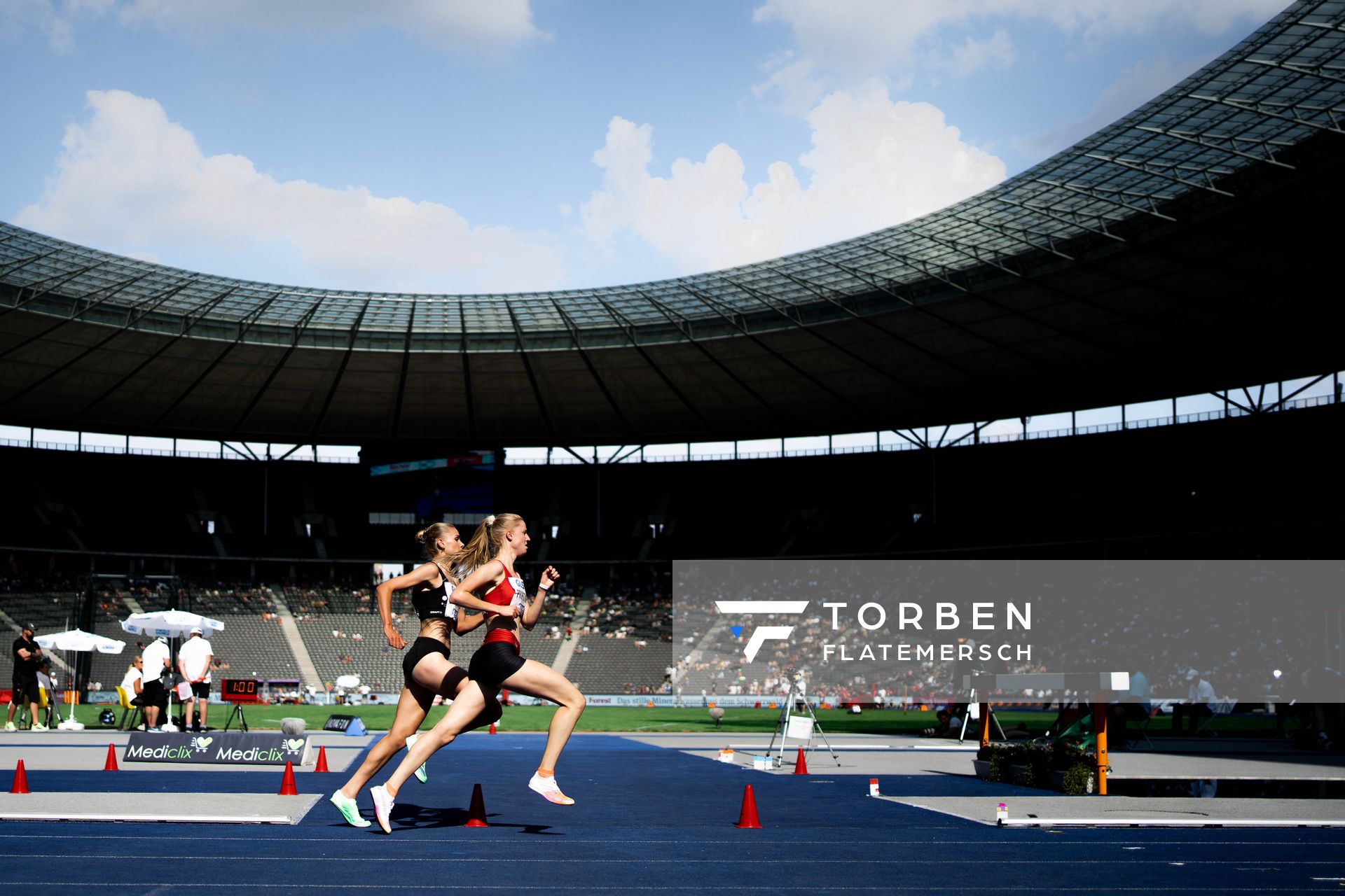 Marie Proepsting (VfL Eintracht Hannover) im 1500m Finale waehrend der deutschen Leichtathletik-Meisterschaften im Olympiastadion am 26.06.2022 in Berlin